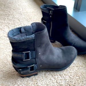 Sorel “Lolla” waterproof ankle boots—barely worn!